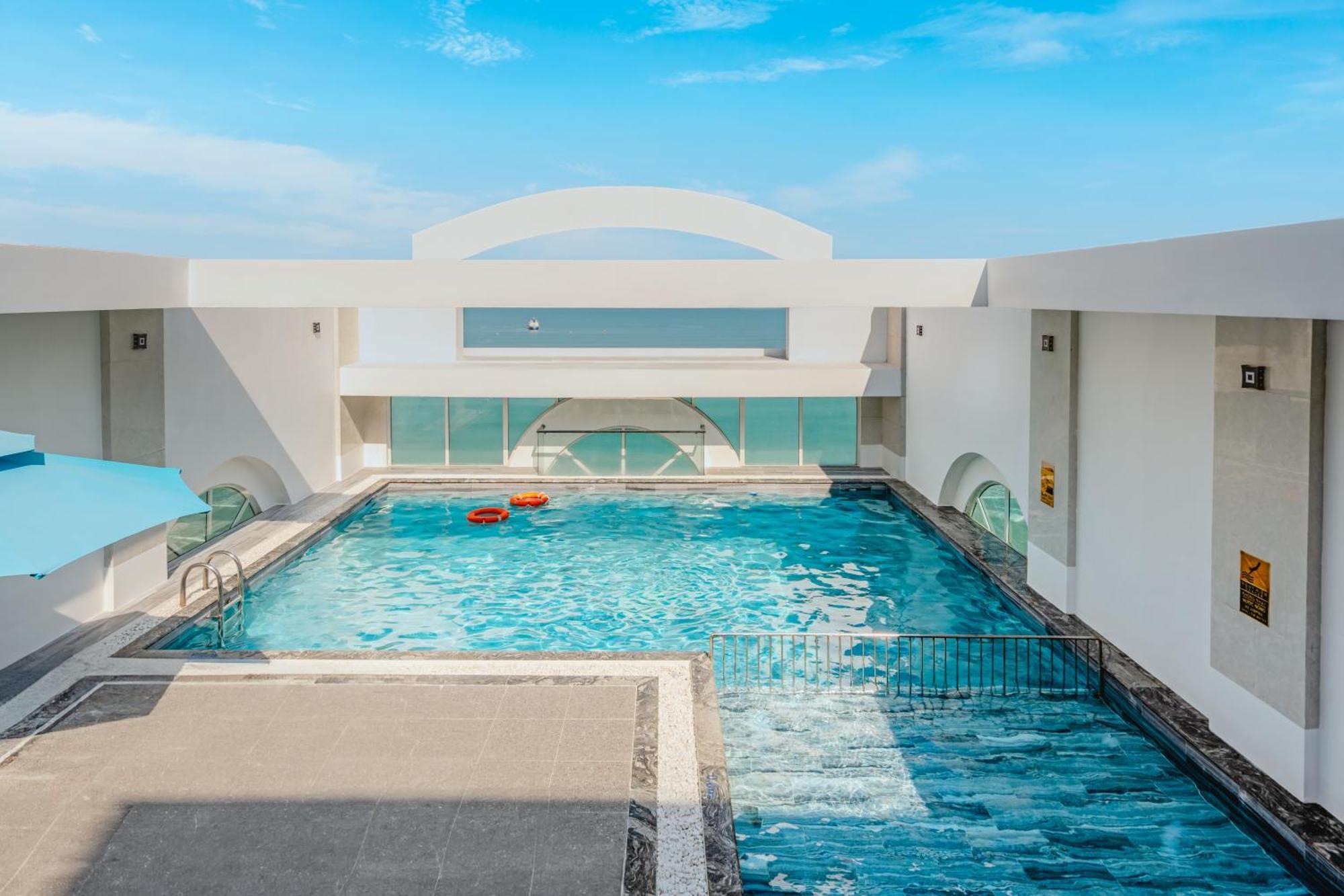 Paracel Khách sạn 4*